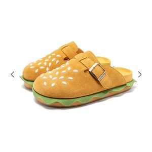 Hamburger clogs NWT